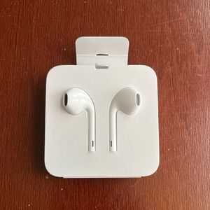 New apple earbud headphones, never used